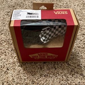 Slip on v crib vans